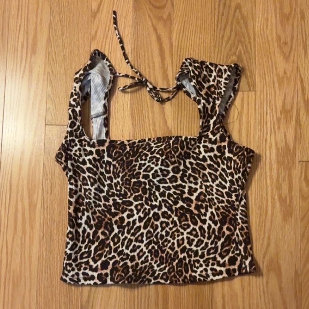 Fashion Nova Leopard Print Crop Top